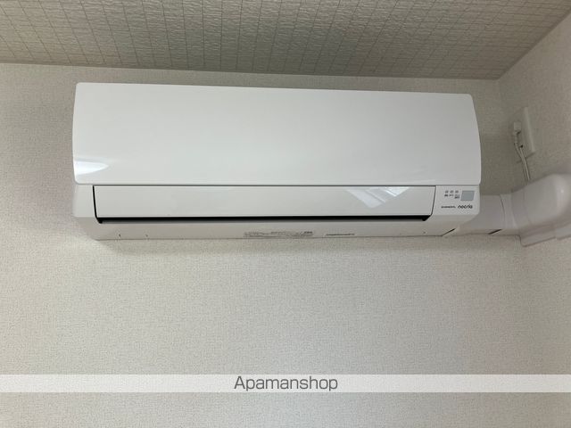 インテルノ イーストの内装写真