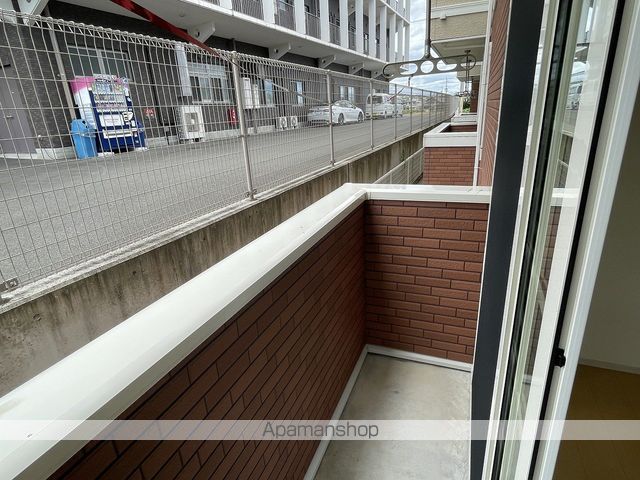 ウージーIIの内装写真