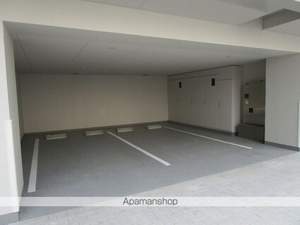 トゥールタ春日町[1K/25.18m2]の駐車場
