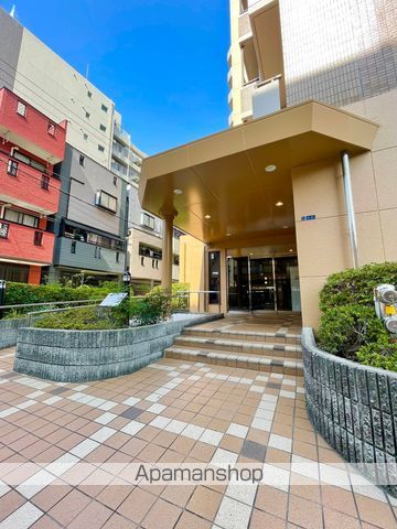 東部市場前レジデンスの玄関写真