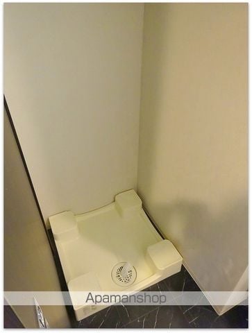 C0MF0RIA阿波座の内装写真