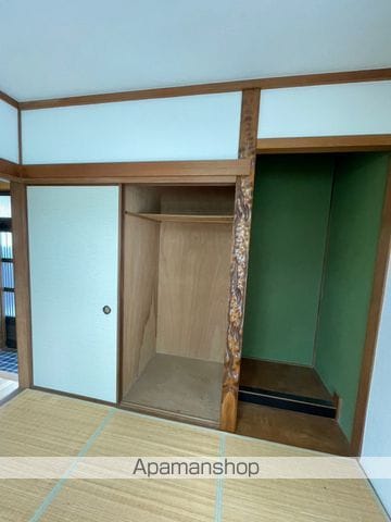 山口市 2階建 築45年の内装写真