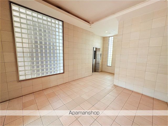 レジディア仙台原ノ町の玄関写真