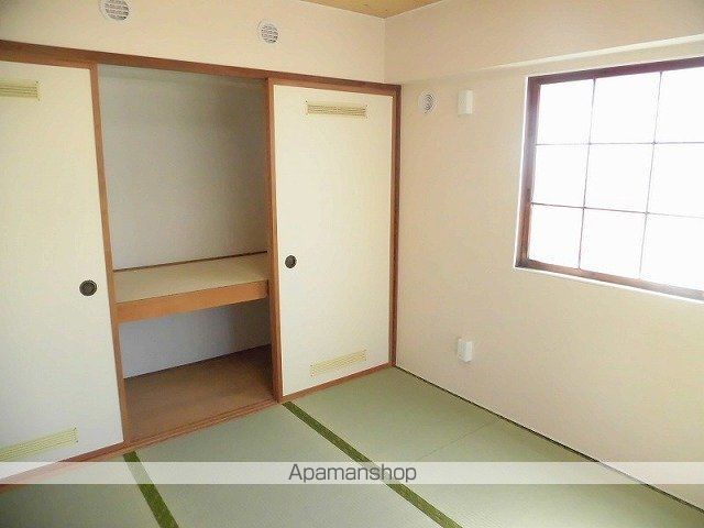 グレイシャス幌彩の内装写真