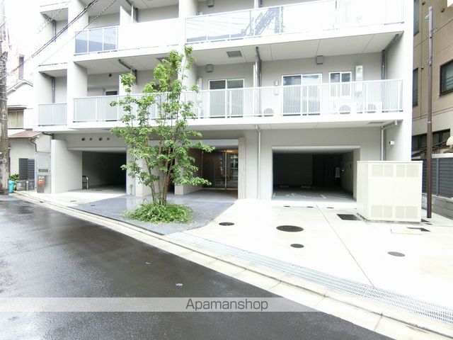 リテラス西日暮里の玄関写真