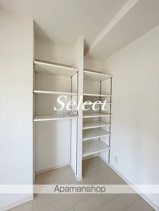 神奈川県横浜市南区二葉町１丁目[1K/27.5m2]の収納