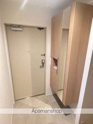 東京都昭島市中神町[2LDK/68.47m2]の玄関