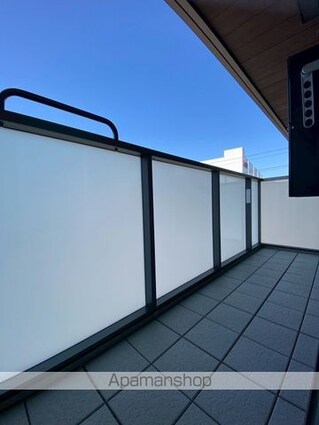 和歌山県和歌山市小雑賀２丁目[1LDK/44m2]のバルコニー