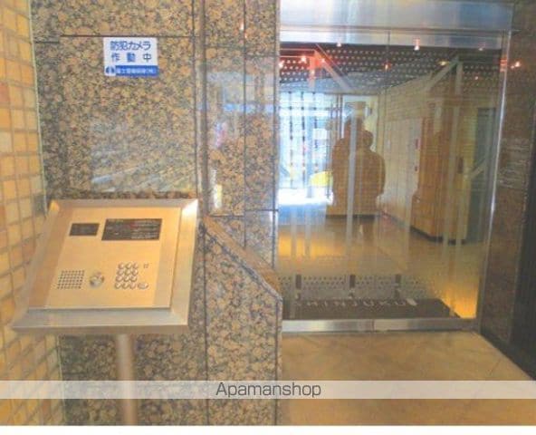 Navi新宿の玄関写真