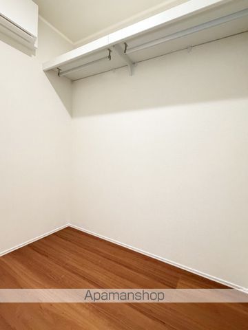 WEST FIELDの内装写真