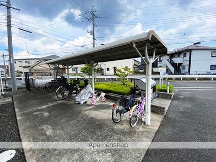 メゾン　オーブＢ[2LDK/65.64m2]の駐車場1