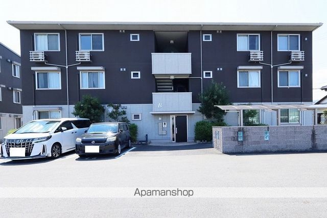 セレブ ウィット B棟の外観写真