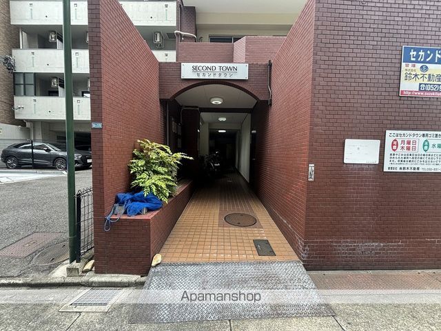 セカンドタウンの玄関写真