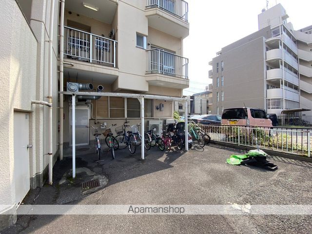 マンション善の玄関写真