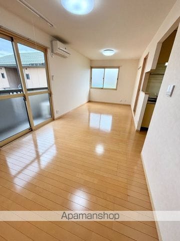 リビングタウン神原 B棟の内装写真