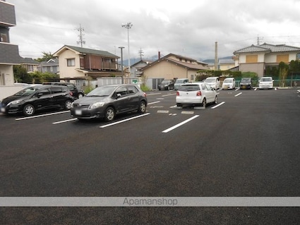 モルゲンロート　　星[1LDK/45.04m2]の駐車場