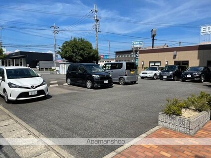 エクレス[1LDK/43.4m2]の駐車場