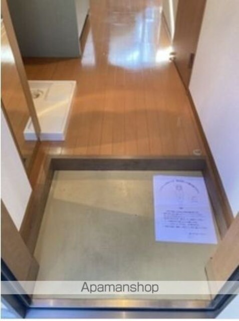 東京都昭島市緑町４丁目[1R/20.84m2]の玄関
