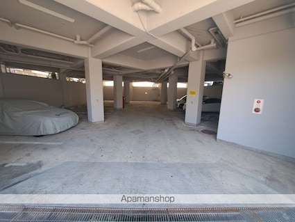 ベルハイム３８[1LDK/48m2]の駐車場