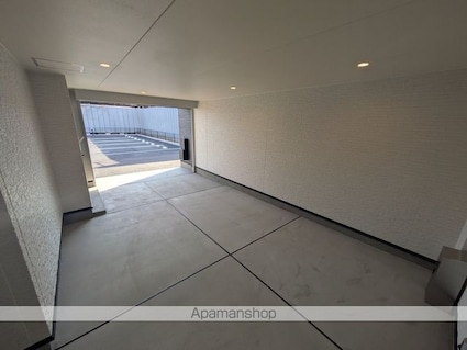 東京都立川市一番町２丁目[1LDK/68.64m2]の駐車場1