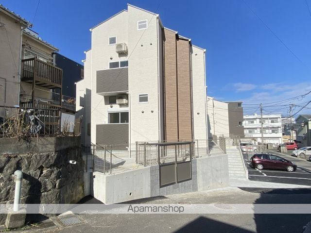 リリーヒルズの外観写真