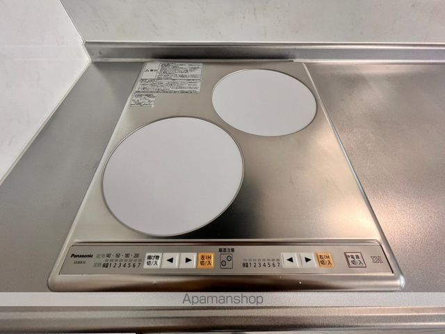 CRECERIIの内装写真