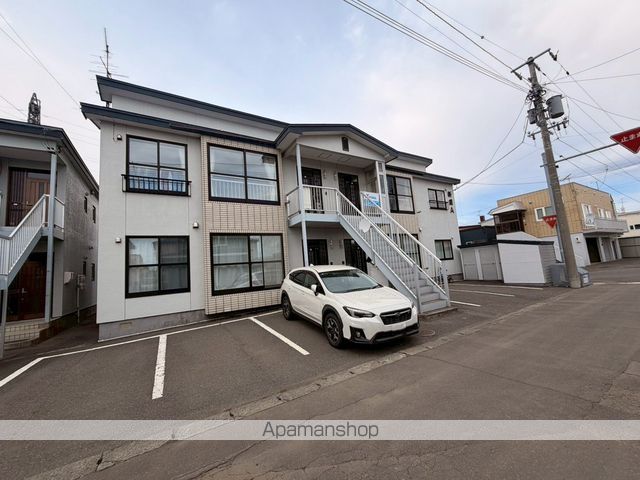 ＪＲ根室本線 釧路駅 バス乗車時間：30分 最寄りバス停で下車 徒歩3分 2階建 築33年の外観写真