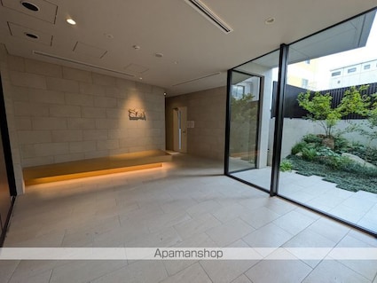 ワンルーフレジデンス中野南台[2LDK/42.9m2]のロビー