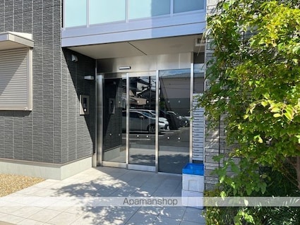 滋賀県守山市二町町[2LDK/64.75m2]のエントランス