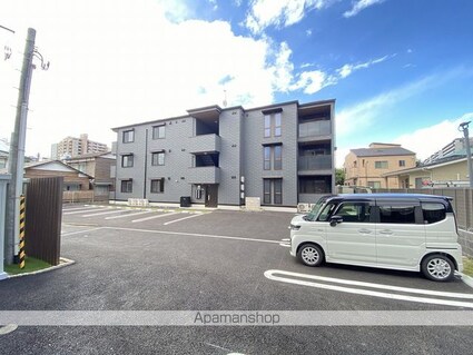 ＤーＲＯＯＭ小田原２丁目Ｂ[1LDK/44.46m2]の駐車場