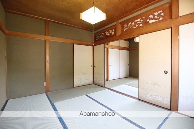 ＪＲ宇野線 宇野駅 バス乗車時間：10分 最寄りバス停で下車 徒歩3分 2階建 築65年の内装写真
