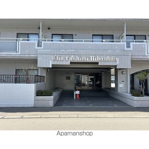 クリオ伏見弐番館の玄関写真