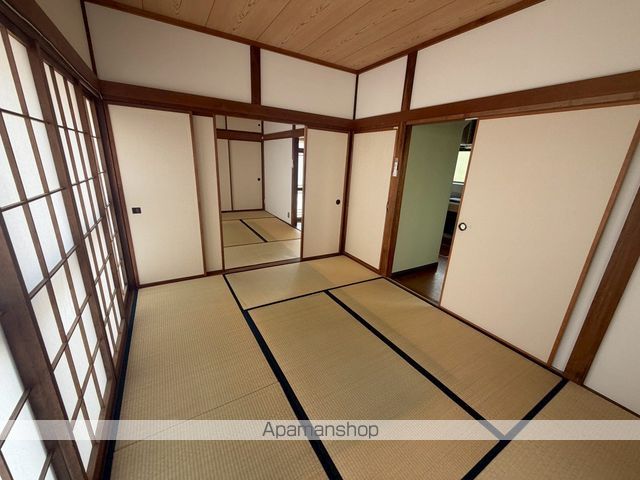 白新線 新潟駅 徒歩37分 2階建 築42年の内装写真