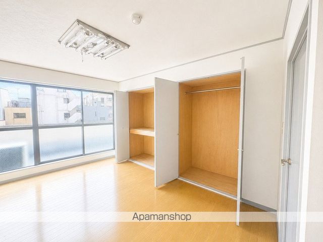 エメラルドタワーの内装写真