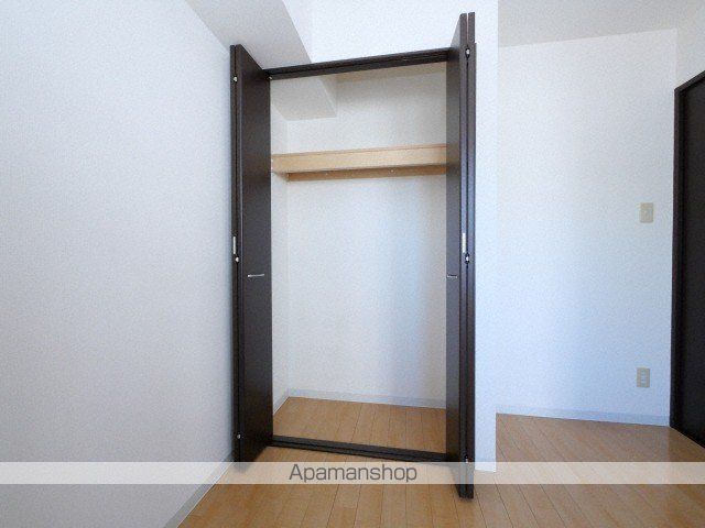 アストリア大通の内装写真