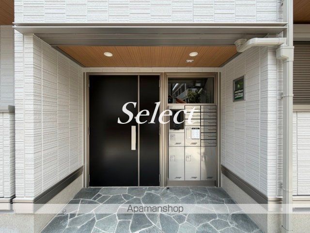 D PAINA西寺尾の玄関写真