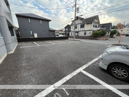 エクスプローラー[1K/31.02m2]の駐車場