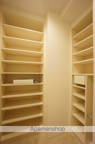 ロイヤルパークスER万代の内装写真