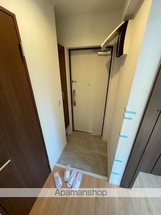 Ｒａｓｓｕｒｅｒ　Ｆ[1LDK/33.68m2]の玄関