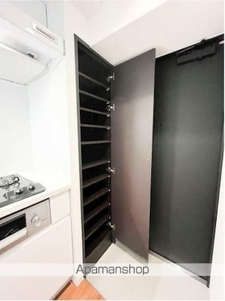 ＺＯＯＭ信濃町[2K/33.9m2]の玄関