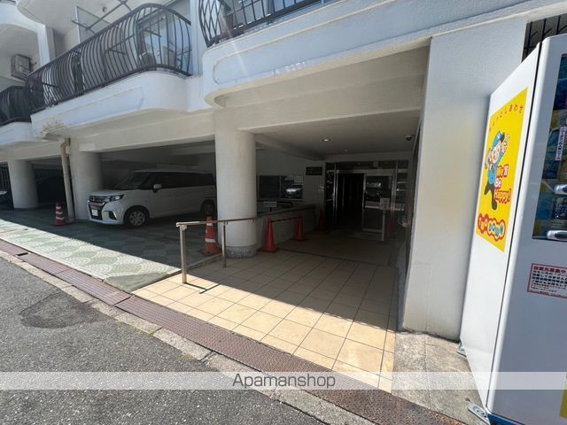 十三エステートハイツの玄関写真