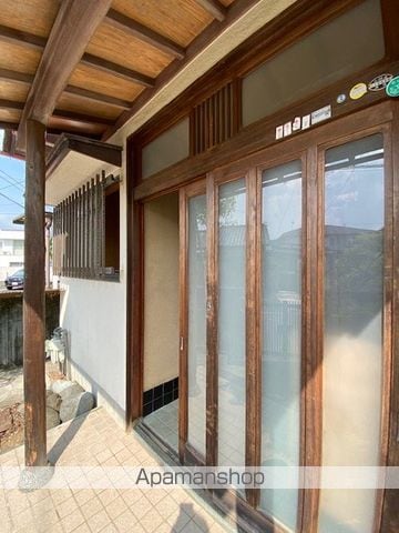 静岡市葵区 2階建 築49年の玄関写真