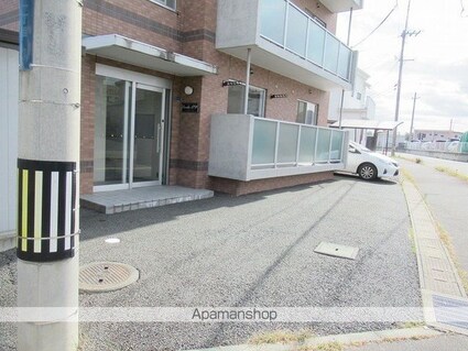 エクセルムＱＤ[2LDK/60.8m2]の駐車場