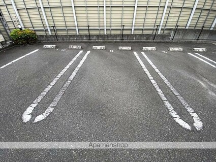 ロード　ナカシマ[1K/30m2]の駐車場