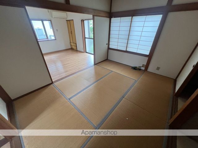 グリーンハイツ女池の内装写真