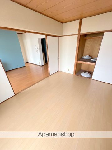 ラフォーレ大橋の内装写真