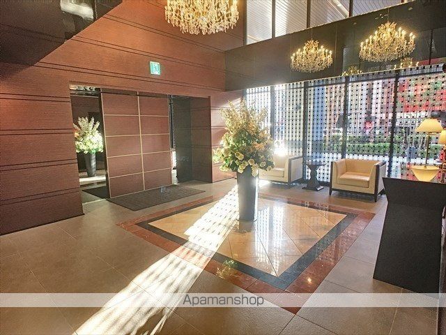 ロイヤルパークス大名の玄関写真