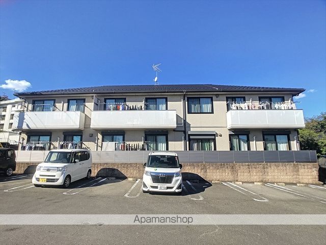 羽根山ヒルズA棟の外観写真