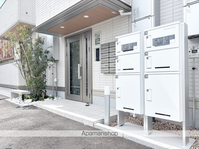 ロイヤルステージ横浜町の玄関写真