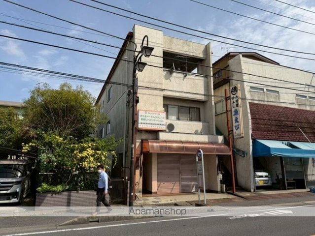 Re Neste流山の玄関写真